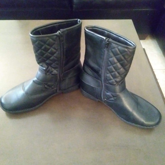 Black Boots size 8 Moto boot with Silver Buckles - Picture 2 of 5